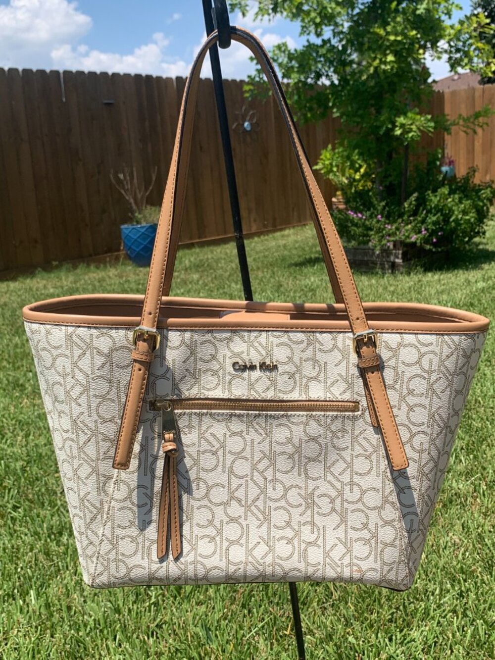 Calvin Klein Monogram White and Tan Tote Bag ⭐️